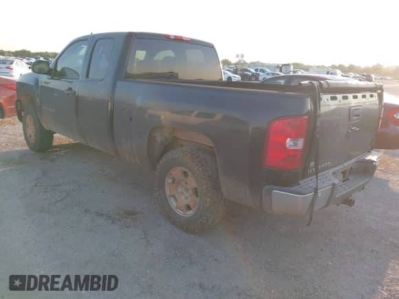 2011 Chevrolet Silverado 1500 LT z VIN 1GCRCSEAXBZ125243, wystawiony jako IAAI lot #43134333 z przebiegiem 261 653 mil mil oraz . Historia ofert i sprzedaży dostępna na DreamBid. Obrazek 3.