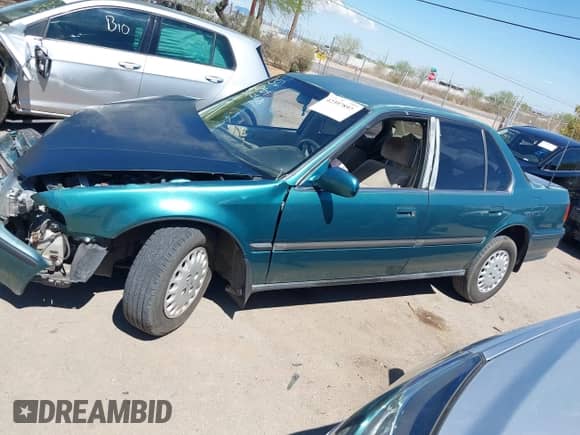 1993 Honda Accord z VIN 1HGCB7650PA172876, wystawiony jako IAAI lot #42397897 z przebiegiem 182 032 mil mil oraz . Historia ofert i sprzedaży dostępna na DreamBid. Obrazek 13.