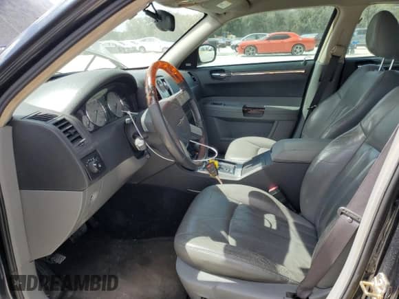 2005 Chrysler 300 300C AWD with VIN 2C3AK63H35H639158, listed as a Copart auction lot 47044285 with 122,543 mi miles and Salvage title. Bid and sale history available at DreamBid. Image 7.