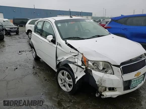 2010 Chevrolet Aveo 2LT z VIN KL1TG6DE5AB096173, wystawiony jako Copart lot #66128455 z przebiegiem 151 507 mil mil oraz Czysty tytuł • Clean title. Historia ofert i sprzedaży dostępna na DreamBid. Obrazek 13.