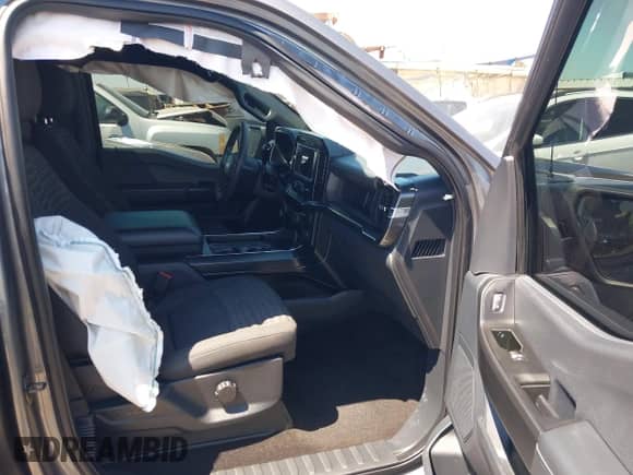 2022 Ford F-150 XL z VIN 1FTEW1CP1NFA79573, wystawiony jako IAAI lot #43100224 z przebiegiem 71 475 mil mil oraz . Historia ofert i sprzedaży dostępna na DreamBid. Obrazek 5.