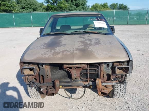 1997 Chevrolet S-10 LS с VIN 1GCCS1444VK189256, выставлен на аукционе IAAI как лот 42827688 с пробегом 166 974 миль миль и . История ставок и продаж доступна на DreamBid. Изображение 6.