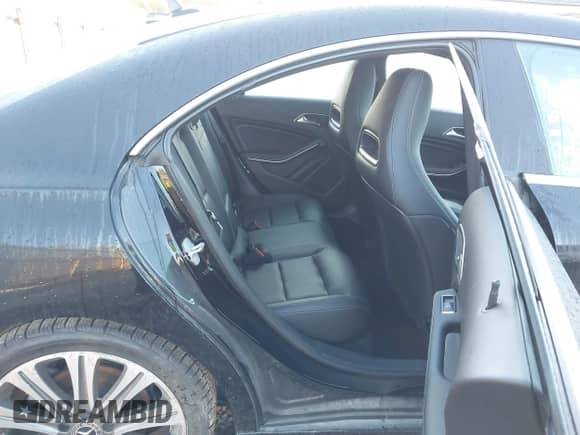 2018 Mercedes-Benz CLA 250 with VIN WDDSJ4GB3JN592444, listed as a IAAI auction lot 43466764 with 94,347 mi miles and . Bid and sale history available at DreamBid. Image 8.