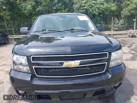 2011 Chevrolet Suburban LT z VIN 1GNSCJE05BR309175, wystawiony jako IAAI lot #43040737 z przebiegiem 183 443 mil mil oraz . Historia ofert i sprzedaży dostępna na DreamBid. Obrazek 12.