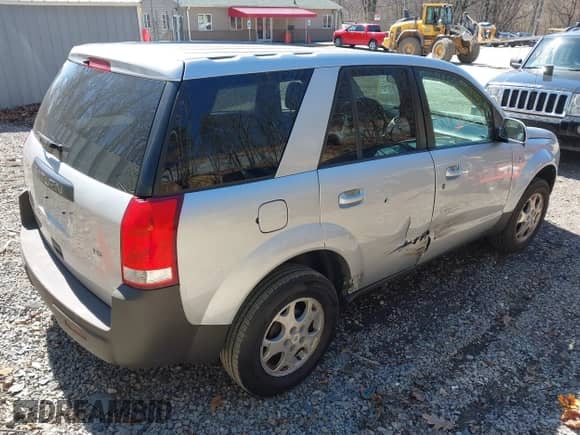 2005 Saturn VUE with VIN 5GZCZ53415S824503, listed as a IAAI auction lot 41907616 with 208,709 mi miles and . Bid and sale history available at DreamBid. Image 4.