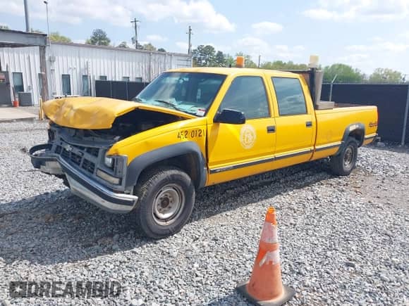 2000 Chevrolet Silverado 3500 с VIN 1GCHK33RXYF502693, выставлен на аукционе IAAI как лот 41941949 с пробегом 273 986 миль миль и . История ставок и продаж доступна на DreamBid. Изображение 2.