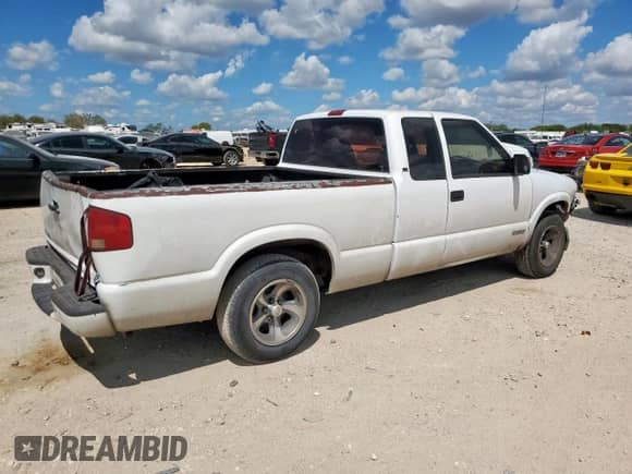 2001 Chevrolet S-10 LS Xtreme с VIN 1GCCS195818185316, выставлен на аукционе Copart как лот 81649825 с пробегом 219 570 миль миль и Списание • Salvage title. История ставок и продаж доступна на DreamBid. Изображение 3.