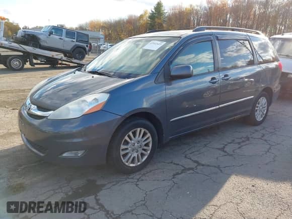 2010 Toyota Sienna XLE с VIN 5TDDK4CC3AS033257, выставлен на аукционе IAAI как лот 43512425 с пробегом 200 091 миль миль и . История ставок и продаж доступна на DreamBid. Изображение 2.