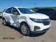 2022 Chevrolet Equinox LS z VIN 3GNAXHEV8NS157141, wystawiony jako IAAI lot #42737620 z przebiegiem 49 406 mil mil oraz . Historia ofert i sprzedaży dostępna na DreamBid. Obrazek 1.