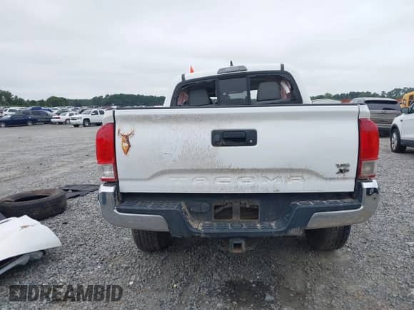 2016 Toyota Tacoma TRD Off Road with VIN 3TMAZ5CN1GM006167, listed as a IAAI auction lot 43133468 with Not provided miles and . Bid and sale history available at DreamBid. Image 16.