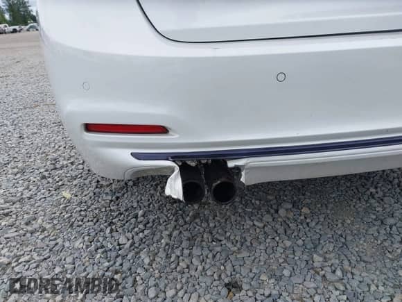 2018 BMW 3 Series 330i with VIN WBA8B9C54JEE81089, listed as a IAAI auction lot 42597662 with 35,277 mi miles and . Bid and sale history available at DreamBid. Image 17.