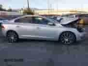 2017 Volvo S60 Inscription с VIN LYV402HK7HB133405, выставлен на аукционе IAAI как лот 41331529 с пробегом Не указан миль и . История ставок и продаж доступна на DreamBid. Изображение 13.