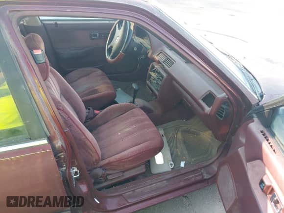 1991 Honda Civic z VIN 1HGED3652ML079482, wystawiony jako IAAI lot #42680700 z przebiegiem 202 663 mil mil oraz . Historia ofert i sprzedaży dostępna na DreamBid. Obrazek 5.