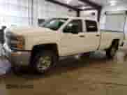 2019 Chevrolet Silverado 2500HD Work Truck z VIN 1GC1KREG6KF138117, wystawiony jako Copart lot #59977305 z przebiegiem 115 398 mil mil oraz Szkoda całkowita • Salvage title. Historia ofert i sprzedaży dostępna na DreamBid. Obrazek 1.