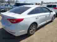 2017 Hyundai Sonata SE с VIN 5NPE24AF9HH441456, выставлен на аукционе IAAI как лот 43406181 с пробегом 132 780 миль миль и . История ставок и продаж доступна на DreamBid. Изображение 4.