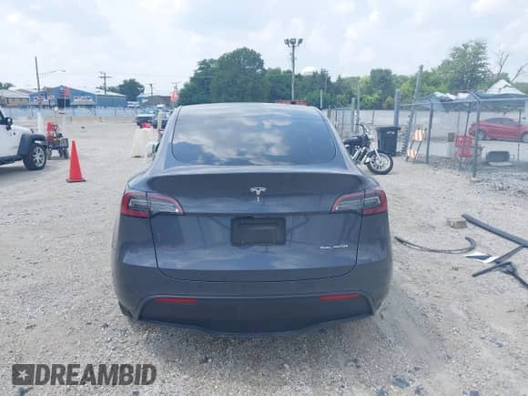 2023 Tesla Model Y Long Range с VIN 7SAYGDEE7PA164500, выставлен на аукционе IAAI как лот 42927626 с пробегом 31 959 миль миль и . История ставок и продаж доступна на DreamBid. Изображение 16.