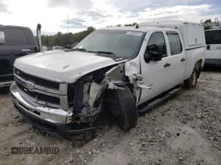 2009 Chevrolet Silverado 2500HD Work Truck с VIN 1GCHC43K59F157421, выставлен на аукционе Copart как лот 73585914 с пробегом 243 185 миль миль и Списание • Salvage title. История ставок и продаж доступна на DreamBid. Изображение 1.