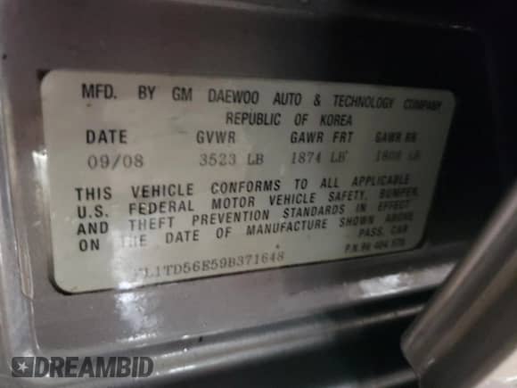 2009 Chevrolet Aveo LS z VIN KL1TD56E59B371648, wystawiony jako Copart lot #81709864 z przebiegiem 109 772 mil mil oraz Szkoda całkowita • Salvage title. Historia ofert i sprzedaży dostępna na DreamBid. Obrazek 12.