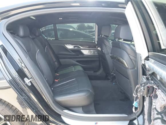 2021 BMW 7 Series 750i xDrive with VIN WBA7U2C04MCG45569, listed as a IAAI auction lot 42349642 with 52,652 mi miles and . Bid and sale history available at DreamBid. Image 8.