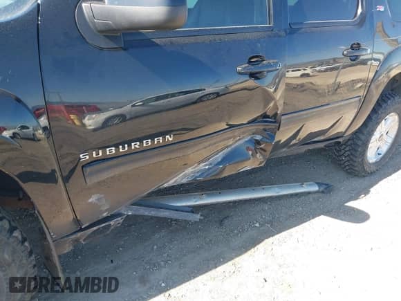2013 Chevrolet Suburban LT с VIN 1GNSKJE78DR336924, выставлен на аукционе IAAI как лот 42063290 с пробегом 134 266 миль миль и . История ставок и продаж доступна на DreamBid. Изображение 6.