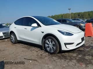 2024 Tesla Model Y с VIN 7SAYGDED9RF038409, выставлен на аукционе IAAI как лот 43228423 с пробегом 20 433 миль миль и . История ставок и продаж доступна на DreamBid. Изображение 1.