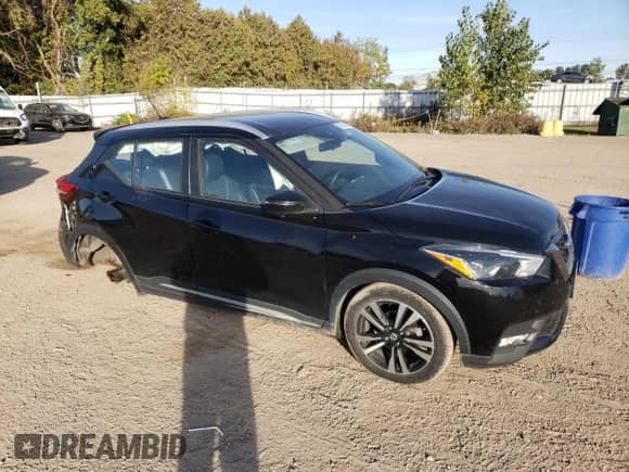 2020 Nissan Kicks SR z VIN 3N1CP5DV0LL552054, wystawiony jako Copart lot #85564735 z przebiegiem 101 445 mil mil oraz Czysty tytuł • Clean title. Historia ofert i sprzedaży dostępna na DreamBid. Obrazek 4.