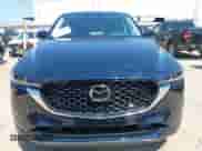 2025 Mazda CX-5 S Select z VIN JM3KFBBL3S0677855, wystawiony jako IAAI lot #43183580 z przebiegiem 6 185 mil mil oraz . Historia ofert i sprzedaży dostępna na DreamBid. Obrazek 12.