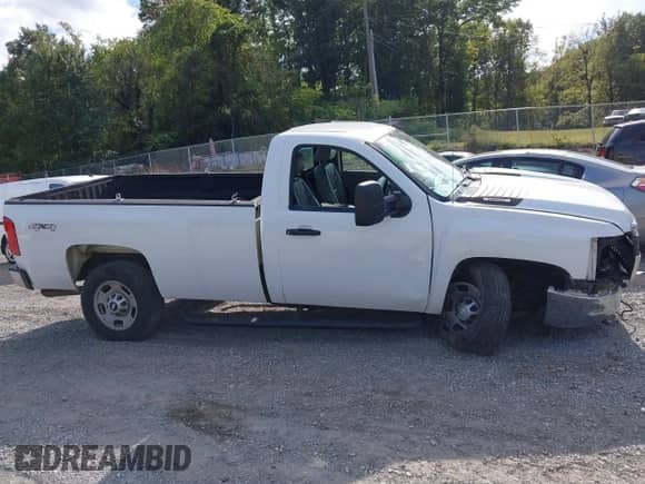 2012 Chevrolet Silverado 2500HD Work Truck z VIN 1GC0KVCG3CZ133903, wystawiony jako IAAI lot #43355584 z przebiegiem 211 776 mil mil oraz . Historia ofert i sprzedaży dostępna na DreamBid. Obrazek 14.