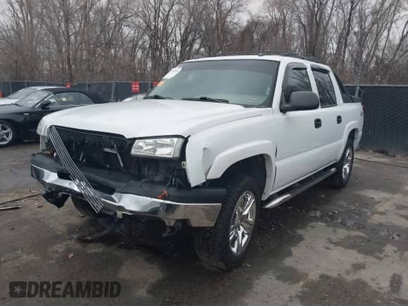 2005 Chevrolet Avalanche Z71 с VIN 3GNEK12Z65G200232, выставлен на аукционе IAAI как лот 41128043 с пробегом 173 874 миль миль и . История ставок и продаж доступна на DreamBid. Изображение 18.