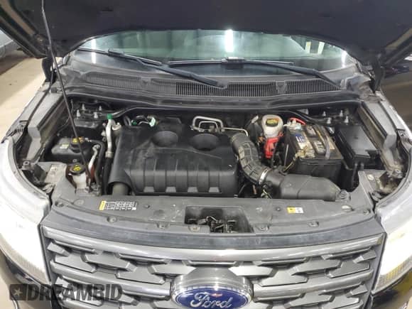 2018 Ford Explorer XLT z VIN 1FM5K8DH7JGC59927, wystawiony jako Copart lot #86614155 z przebiegiem 126 021 mil mil oraz Czysty tytuł • Clean title. Historia ofert i sprzedaży dostępna na DreamBid. Obrazek 12.