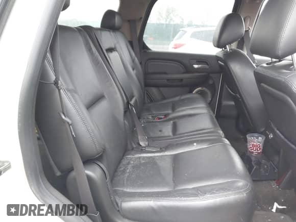 2010 Cadillac Escalade Premium z VIN 1GYUKCEF8AR101143, wystawiony jako IAAI lot #43111831 z przebiegiem 121 813 mil mil oraz . Historia ofert i sprzedaży dostępna na DreamBid. Obrazek 8.