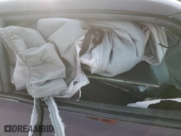 2017 Chevrolet Corvette Grand Sport 2LT z VIN 1G1YX2D75H5120935, wystawiony jako Copart lot #84403624 z przebiegiem Nie podano mil oraz Szkoda całkowita • Salvage title. Historia ofert i sprzedaży dostępna na DreamBid. Obrazek 10.