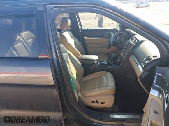 2017 Ford Explorer Limited z VIN 1FM5K7F87HGC69830, wystawiony jako IAAI lot #43295233 z przebiegiem 189 887 mil mil oraz . Historia ofert i sprzedaży dostępna na DreamBid. Obrazek 5.