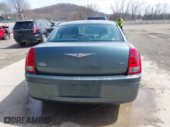2005 Chrysler 300 300 z VIN 2C3JA43R45H616682, wystawiony jako IAAI lot #41853835 z przebiegiem 158 464 mil mil oraz . Historia ofert i sprzedaży dostępna na DreamBid. Obrazek 16.