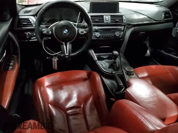 2015 BMW M3 z VIN WBS3C9C59FP804936, wystawiony jako Copart lot #87036694 z przebiegiem 92 518 mil mil oraz Nie do naprawy • Non repairable. Historia ofert i sprzedaży dostępna na DreamBid. Obrazek 8.