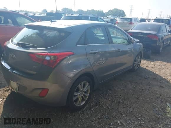 2016 Hyundai Elantra z VIN KMHD35LH3GU326297, wystawiony jako IAAI lot #42976592 z przebiegiem 64 687 mil mil oraz . Historia ofert i sprzedaży dostępna na DreamBid. Obrazek 4.