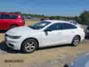 2018 Chevrolet Malibu LS z VIN 1G1ZB5ST5JF184350, wystawiony jako IAAI lot #43258357 z przebiegiem 143 440 mil mil oraz . Historia ofert i sprzedaży dostępna na DreamBid. Obrazek 14.