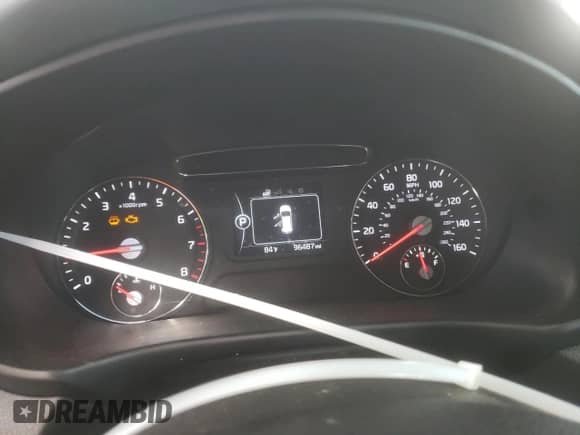 2018 Kia Sorento L z VIN 5XYPG4A37JG406346, wystawiony jako Copart lot #85595685 z przebiegiem 96 487 mil mil oraz Czysty tytuł • Clean title. Historia ofert i sprzedaży dostępna na DreamBid. Obrazek 9.