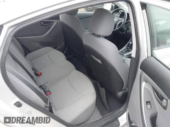 2015 Hyundai Elantra SE z VIN 5NPDH4AE1FH605054, wystawiony jako IAAI lot #43516615 z przebiegiem 102 368 mil mil oraz . Historia ofert i sprzedaży dostępna na DreamBid. Obrazek 8.