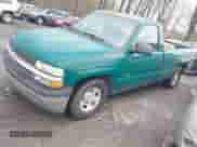 2002 Chevrolet Silverado 1500 z VIN 1GCEC14W82Z286809, wystawiony jako IAAI lot #41876270 z przebiegiem 217 690 mil mil oraz . Historia ofert i sprzedaży dostępna na DreamBid. Obrazek 2.