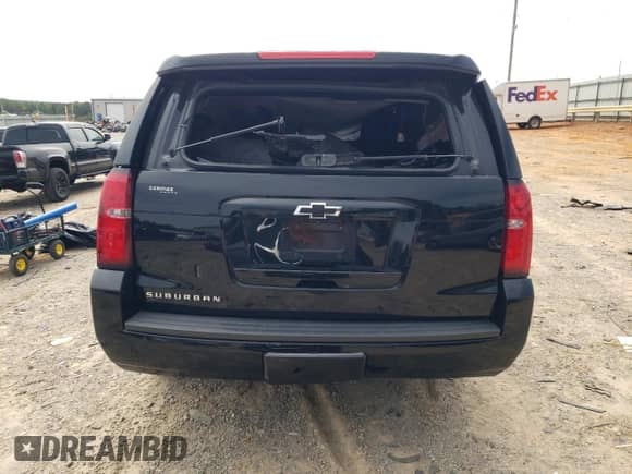 2017 Chevrolet Suburban LT с VIN 1GNSKHKC7HR393745, выставлен на аукционе Copart как лот 71852755 с пробегом 162 631 миль миль и Списание • Salvage title. История ставок и продаж доступна на DreamBid. Изображение 6.