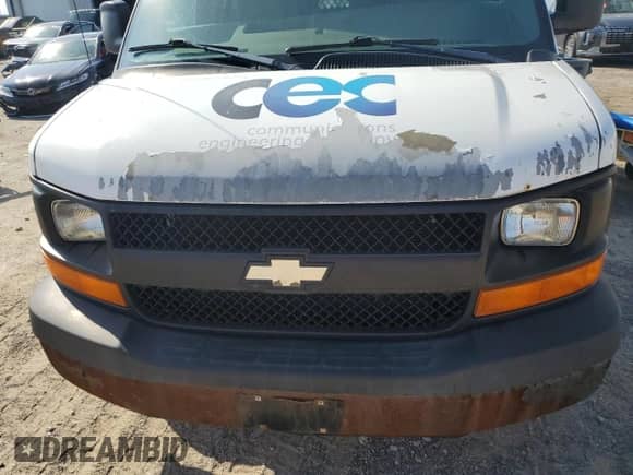 2008 Chevrolet Express Cargo z VIN 1GCGG25C581110752, wystawiony jako Copart lot #84923135 z przebiegiem 205 216 mil mil oraz Czysty tytuł • Clean title. Historia ofert i sprzedaży dostępna na DreamBid. Obrazek 12.