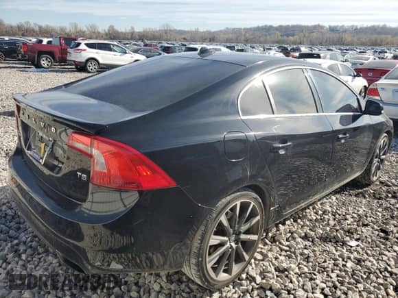 2015 Volvo S60 with VIN YV126MFD5F2303646, listed as a Copart auction lot 81661384 with 146,692 mi miles and Salvage title. Bid and sale history available at DreamBid. Image 3.