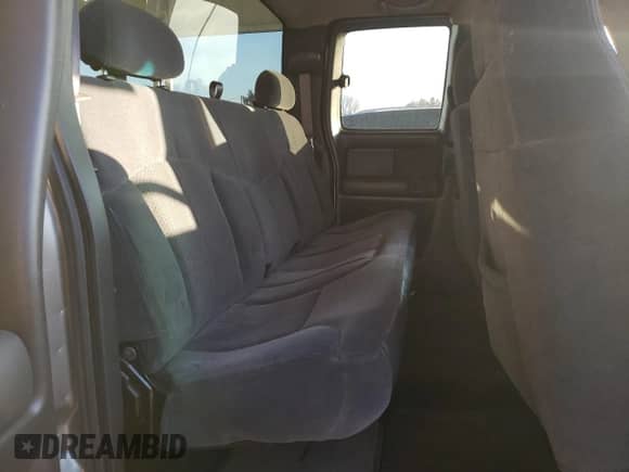 2002 Chevrolet Silverado 2500 LS с VIN 1GCGK29U62Z135816, выставлен на аукционе Copart как лот 81586974 с пробегом 206 434 миль миль и Чистый • Clean title. История ставок и продаж доступна на DreamBid. Изображение 10.