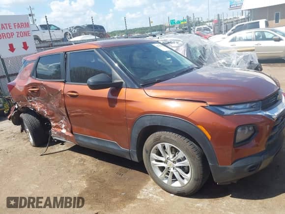 2021 Chevrolet TrailBlazer LS z VIN KL79MMS24MB056645, wystawiony jako IAAI lot #43045349 z przebiegiem 67 164 mil mil oraz . Historia ofert i sprzedaży dostępna na DreamBid. Obrazek 14.