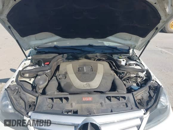 2012 Mercedes-Benz C 300 Sport с VIN WDDGF8BB2CA648843, выставлен на аукционе IAAI как лот 43238906 с пробегом 157 941 миль миль и . История ставок и продаж доступна на DreamBid. Изображение 10.