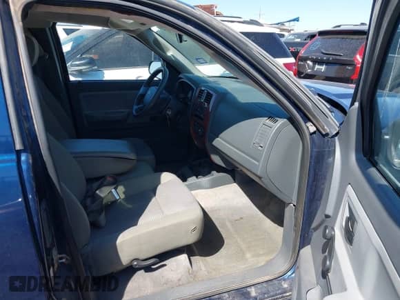 2005 Dodge Dakota ST with VIN 1D7HE22K75S341363, listed as a IAAI auction lot 43297317 with 51,141 mi miles and . Bid and sale history available at DreamBid. Image 5.
