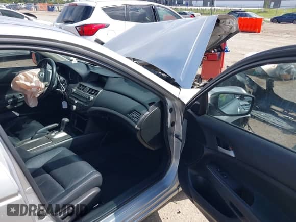 2011 Honda Accord SE with VIN 1HGCP2F65BA103803, listed as a IAAI auction lot 43303024 with 118,042 mi miles and . Bid and sale history available at DreamBid. Image 5.