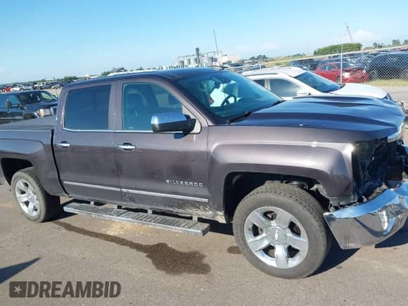 2016 Chevrolet Silverado 1500 LTZ z VIN 3GCUKSEC1GG142938, wystawiony jako IAAI lot #43090117 z przebiegiem 146 412 mil mil oraz . Historia ofert i sprzedaży dostępna na DreamBid. Obrazek 13.