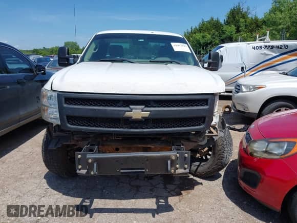 2010 Chevrolet Silverado 1500 Work Truck with VIN 1GCSKPE39AZ214240, listed as a IAAI auction lot 42497427 with 261,581 mi miles and . Bid and sale history available at DreamBid. Image 6.